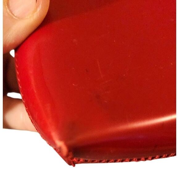 Beijo Red Patent Leather Clutch Wallet With Zip Closure & Internal Pockets Flaw - Picture 9 of 9